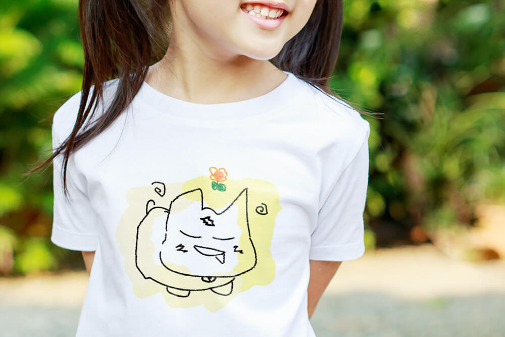 Tシャツに描かれた猫のイラスト